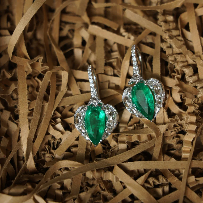 Emerald Lumière Diamond Earrings