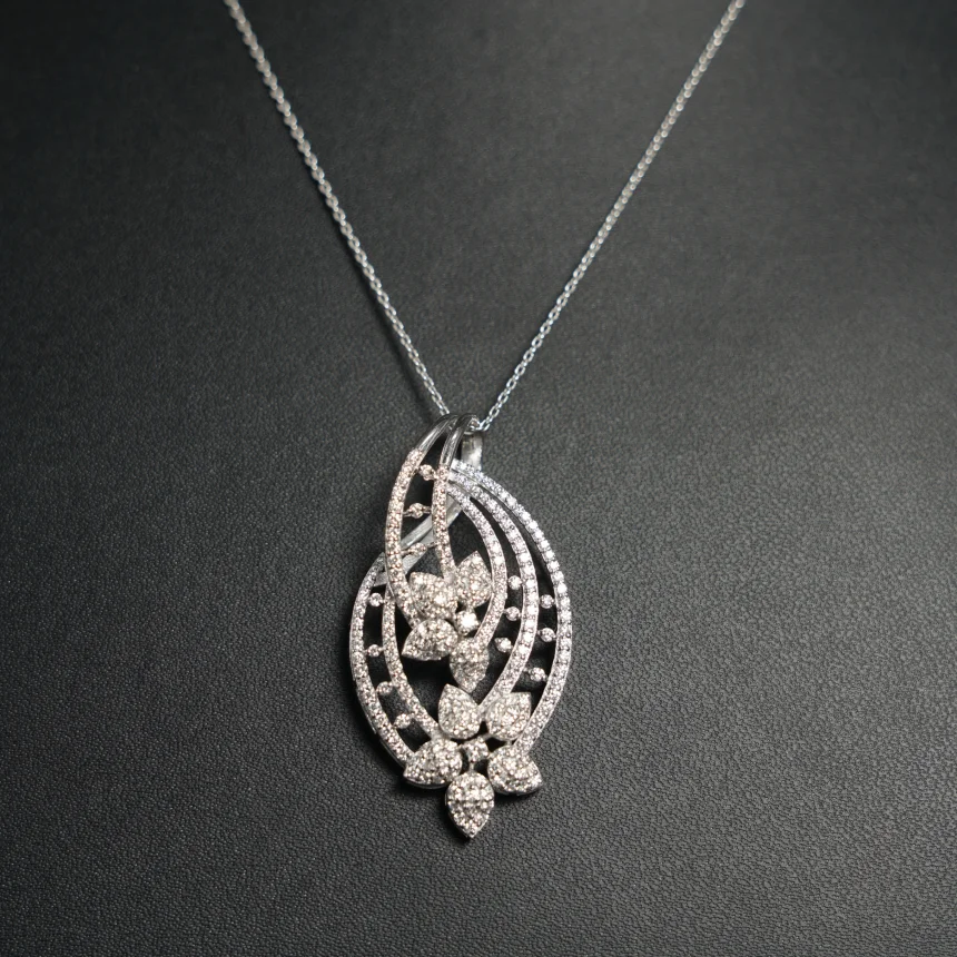 Élan Floral Diamond Pendant