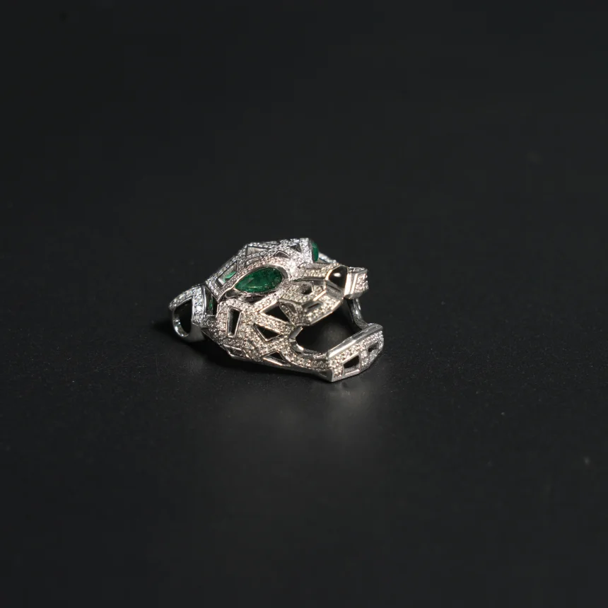 The Valence Diamond Brooch